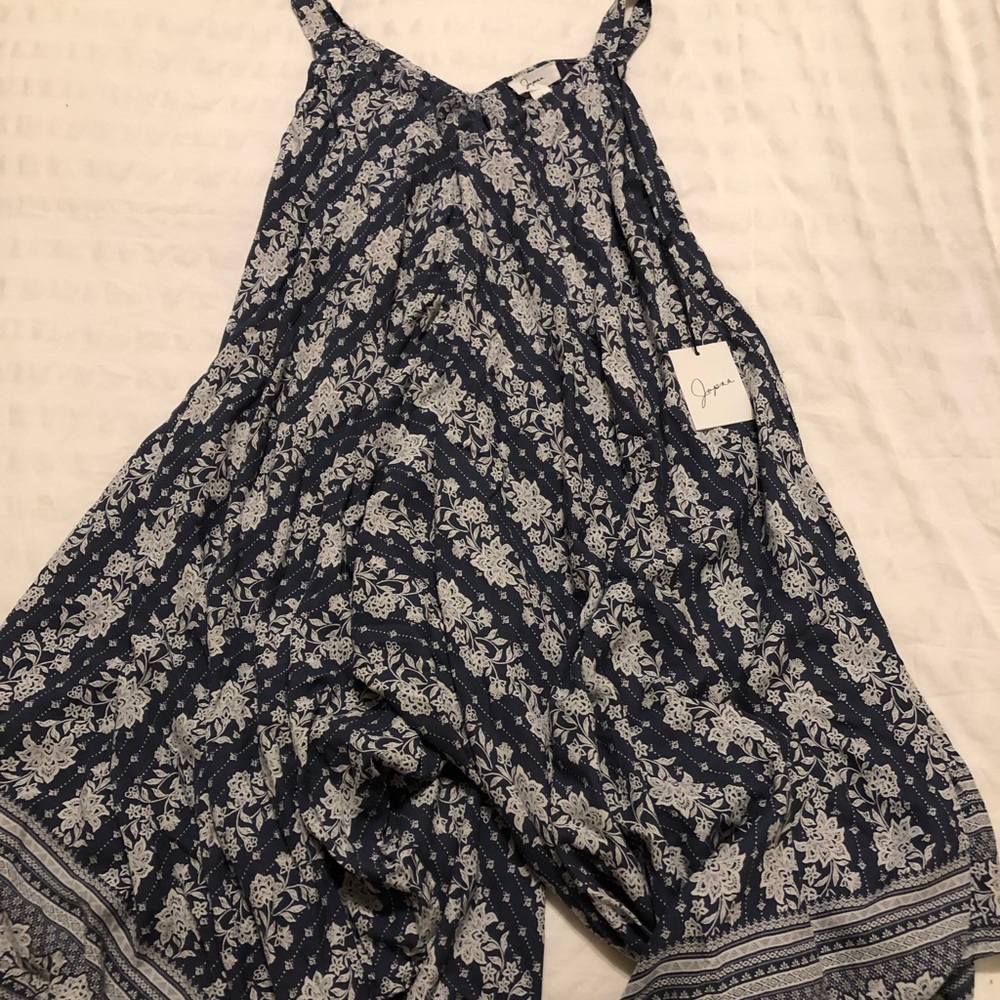 New with tags flowy jumper